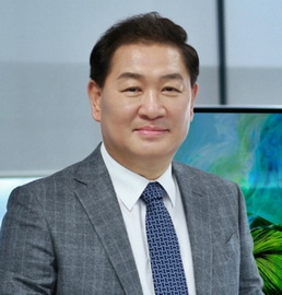 Mr. Jong-Hee Han
