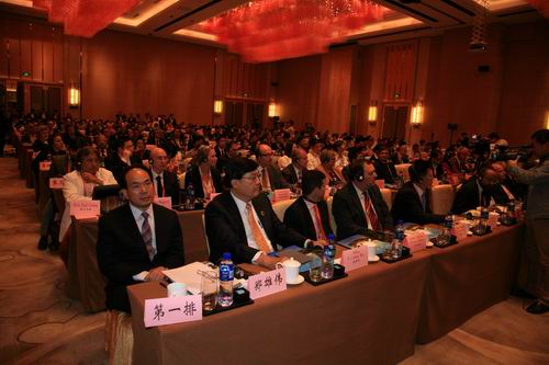 02-ICIS13-keynote.JPG